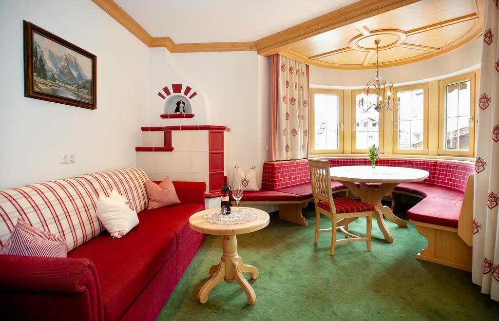 Hotel Ferienschloessl Harmonie Holzgau Pokoj fotografie